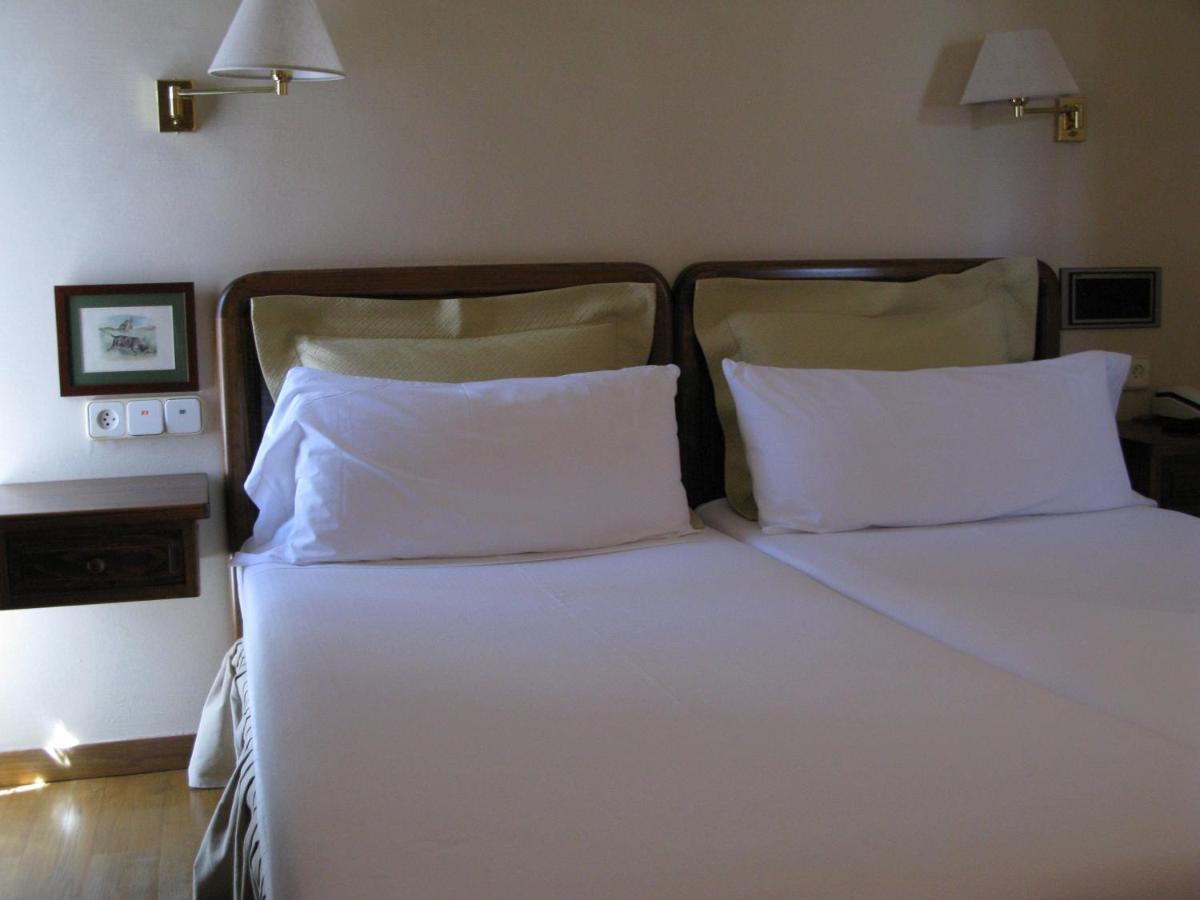 Besiberri Hotel Arties Room photo